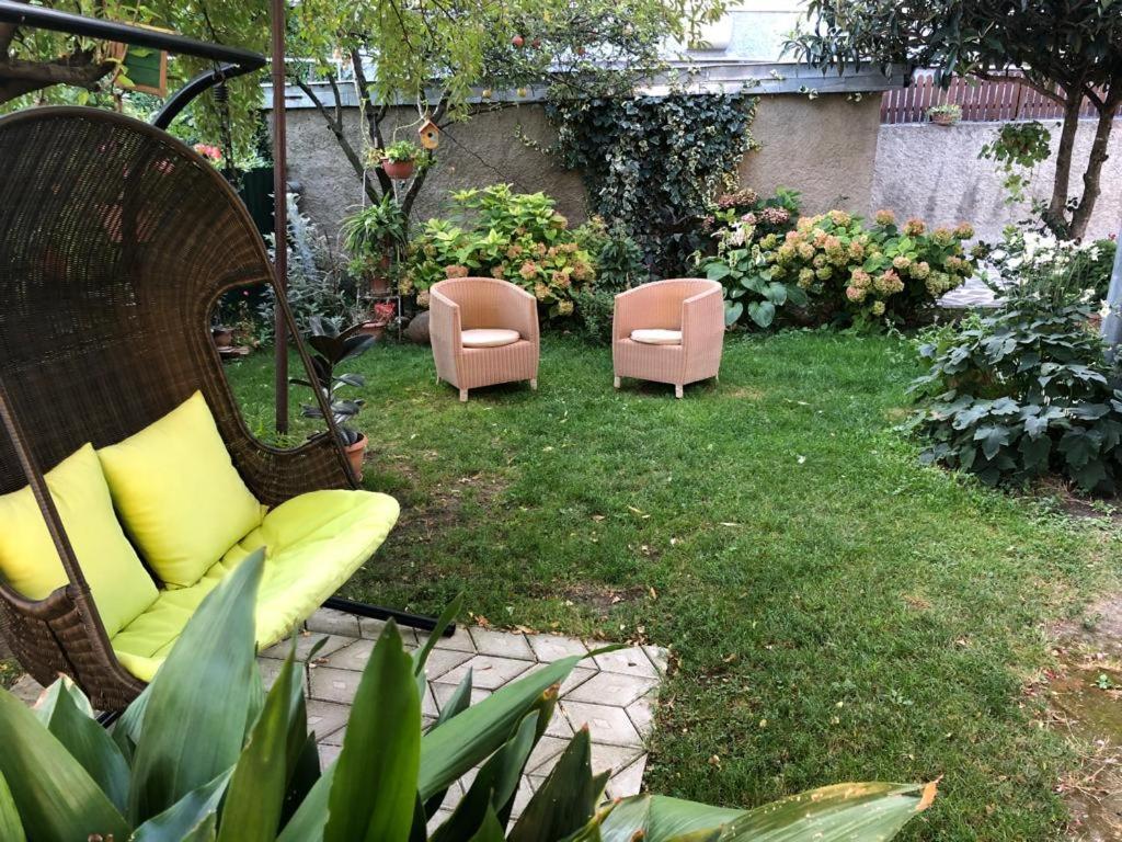Tinikos Guest House Telavi Ngoại thất bức ảnh