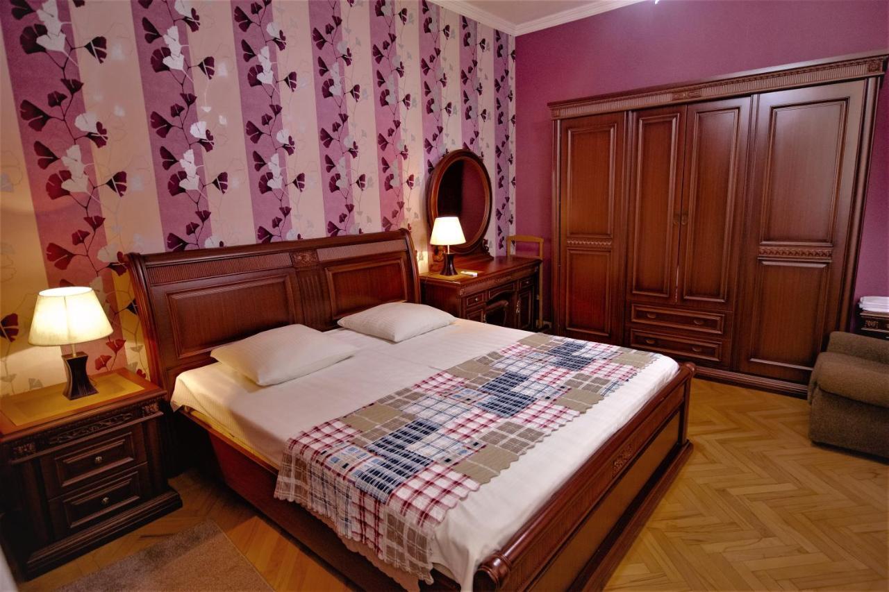 Tinikos Guest House Telavi Ngoại thất bức ảnh